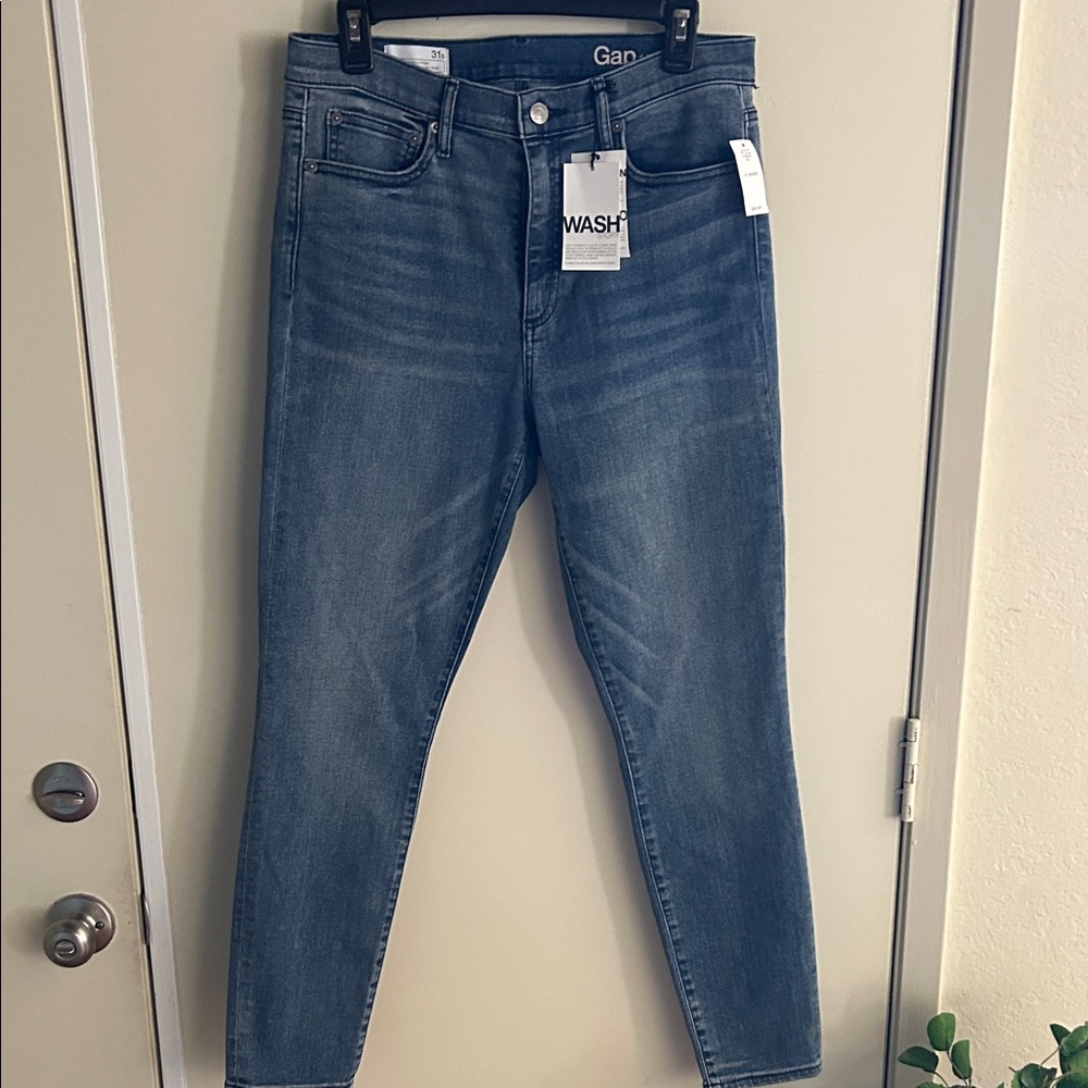GAP Women's Classic Blue Skinny Jeans
